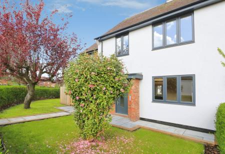 4 bedroom Semi-detached house for sale in Nettlefold Crescent, Melbourne, DE73
