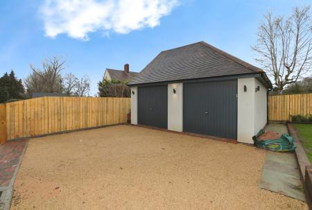 4 bedroom Semi-detached house for sale in Nettlefold Crescent, Melbourne, DE73