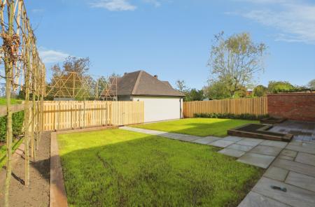 4 bedroom Semi-detached house for sale in Nettlefold Crescent, Melbourne, DE73