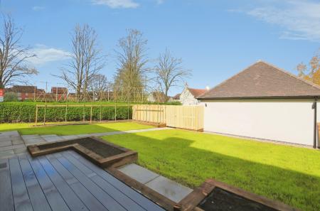 4 bedroom Semi-detached house for sale in Nettlefold Crescent, Melbourne, DE73
