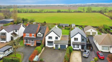 3 bedroom Detached house for sale in Leicester Road, Ashby-De-La-Zouch, LE65