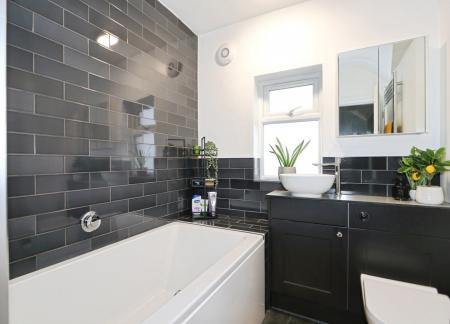 3 bedroom Detached house for sale in Leicester Road, Ashby-De-La-Zouch, LE65