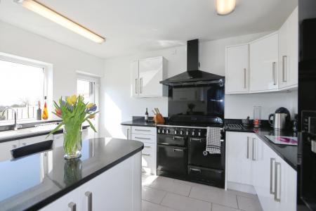 3 bedroom Detached house for sale in Leicester Road, Ashby-De-La-Zouch, LE65