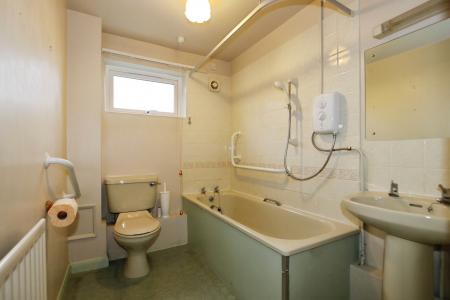 2 bedroom Ground floor maisonette for sale in Western Close, Ashby-De-La-Zouch, LE65