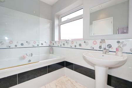 4 bedroom Detached house for sale in Heather Lane, Packington, LE65