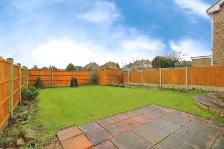 3 bedroom Detached house for sale in Beaumont Avenue, Ashby-De-La-Zouch, LE65