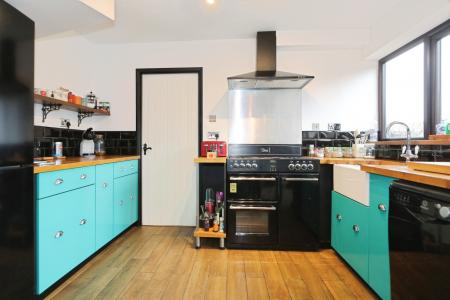 4 bedroom Detached house for sale in Scott Close, Ashby-De-La-Zouch, LE65