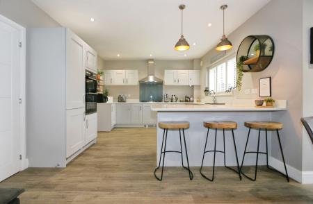 5 bedroom Detached house for sale in Hildersham Road, Ashby-De-La-Zouch, LE65