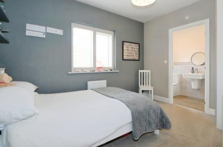 5 bedroom Detached house for sale in Hildersham Road, Ashby-De-La-Zouch, LE65