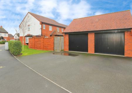 5 bedroom Detached house for sale in Hildersham Road, Ashby-De-La-Zouch, LE65