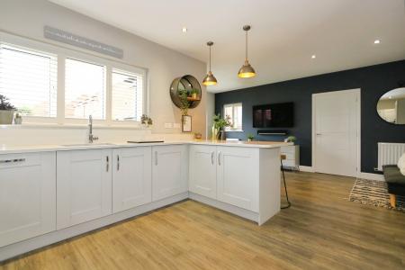 5 bedroom Detached house for sale in Hildersham Road, Ashby-De-La-Zouch, LE65