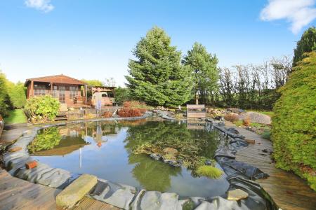 6 bedroom Detached house for sale in Leicester Road, New Packington, Ashby-De-La-Zouch, LE65