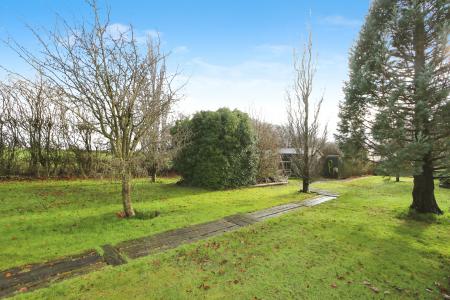 6 bedroom Detached house for sale in Leicester Road, New Packington, Ashby-De-La-Zouch, LE65