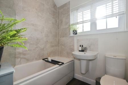 3 bedroom Semi-detached house for sale in Pirelli Close, Castle Donington, DE74