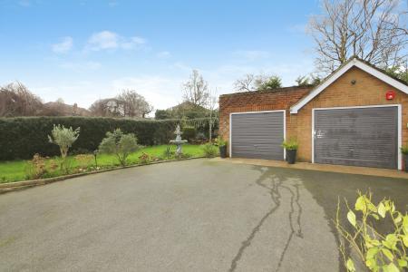 2 bedroom Bungalow for sale in Burton Road, Ashby-De-La-Zouch, LE65