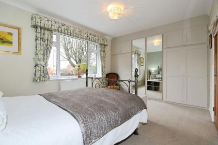 2 bedroom Bungalow for sale in Burton Road, Ashby-De-La-Zouch, LE65