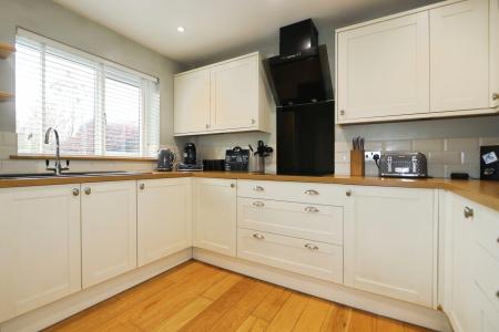 3 bedroom Semi-detached house for sale in Harrow Close, Ashby-De-La-Zouch, LE65