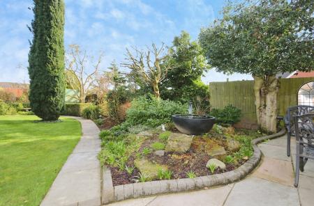 4 bedroom Detached house for sale in Leicester Road, Ashby-De-La-Zouch, LE65