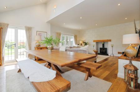 4 bedroom Detached house for sale in Leicester Road, Ashby-De-La-Zouch, LE65