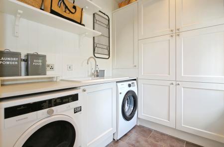 4 bedroom Detached house for sale in Leicester Road, Ashby-De-La-Zouch, LE65