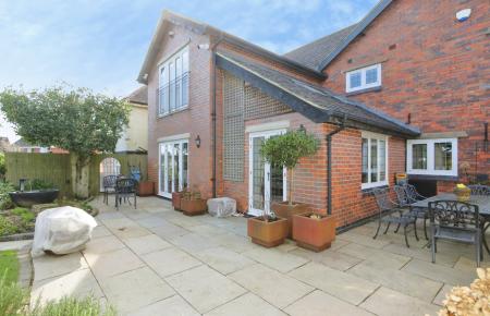 4 bedroom Detached house for sale in Leicester Road, Ashby-De-La-Zouch, LE65