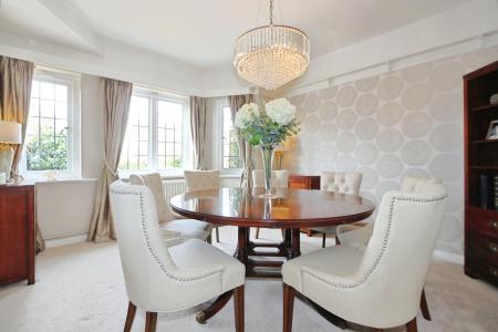 4 bedroom Detached house for sale in Leicester Road, Ashby-De-La-Zouch, LE65