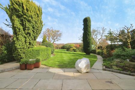 4 bedroom Detached house for sale in Leicester Road, Ashby-De-La-Zouch, LE65