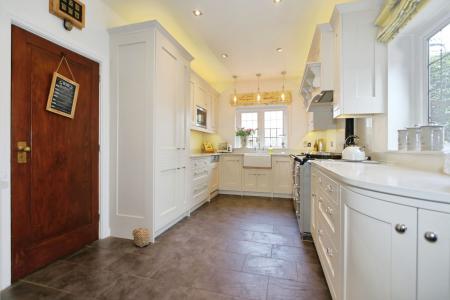 4 bedroom Detached house for sale in Leicester Road, Ashby-De-La-Zouch, LE65