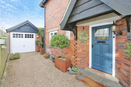 4 bedroom Detached house for sale in Leicester Road, Ashby-De-La-Zouch, LE65