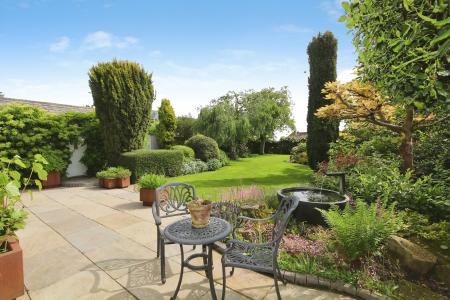 4 bedroom Detached house for sale in Leicester Road, Ashby-De-La-Zouch, LE65