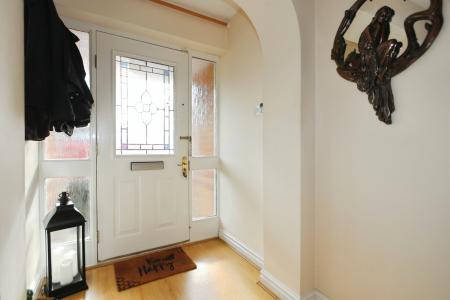 4 bedroom Detached house for sale in Beehive Avenue, Moira, DE12