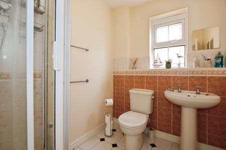 4 bedroom Detached house for sale in Beehive Avenue, Moira, DE12