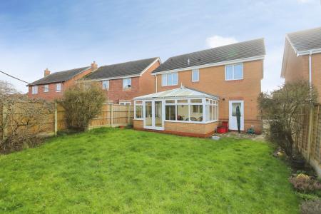 4 bedroom Detached house for sale in Beehive Avenue, Moira, DE12