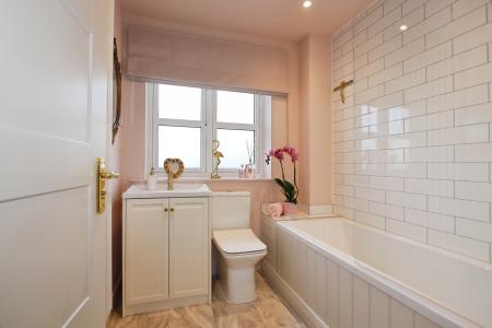 3 bedroom Detached house for sale in Tamworth Road, Ashby-De-La-Zouch, LE65