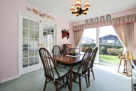 4 bedroom Detached house for sale in Chiltern Rise, Ashby, Ashby-De-La-Zouch, LE65