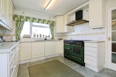 4 bedroom Detached house for sale in Chiltern Rise, Ashby, Ashby-De-La-Zouch, LE65