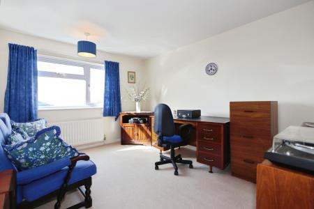 4 bedroom Detached house for sale in Chiltern Rise, Ashby, Ashby-De-La-Zouch, LE65