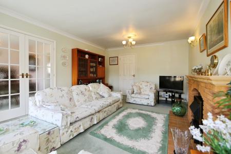 4 bedroom Detached house for sale in Chiltern Rise, Ashby, Ashby-De-La-Zouch, LE65