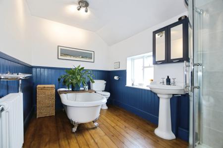 3 bedroom Terraced House for sale in Tamworth Road, Ashby-De-La-Zouch, LE65