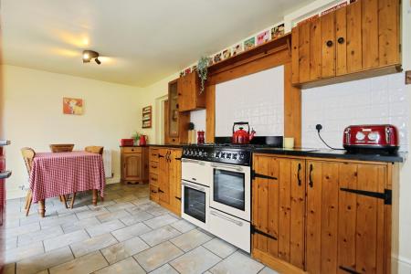 3 bedroom Terraced House for sale in Tamworth Road, Ashby-De-La-Zouch, LE65