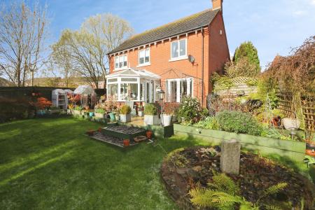 3 bedroom Detached house for sale in Brick Kiln Croft, Measham, DE12