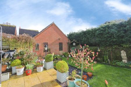 3 bedroom Detached house for sale in Brick Kiln Croft, Measham, DE12