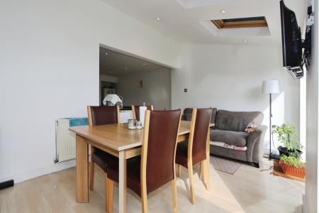 3 bedroom Semi-detached house for sale in Shellbrook Close, Shellbrook, LE65