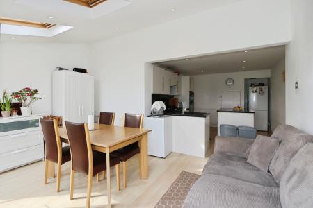 3 bedroom Semi-detached house for sale in Shellbrook Close, Shellbrook, LE65