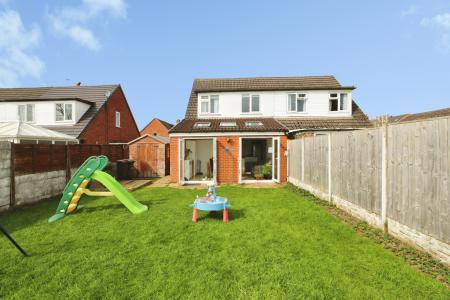 3 bedroom Semi-detached house for sale in Shellbrook Close, Shellbrook, LE65