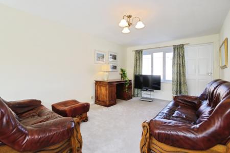 3 bedroom Semi-detached house for sale in Millfield Close, Ashby-De-La-Zouch, LE65