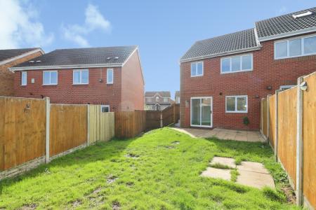 3 bedroom Semi-detached house for sale in Kelso Close, Measham, DE12