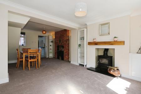 2 bedroom Terraced House for sale in Tamworth Road, Ashby-De-La-Zouch, LE65