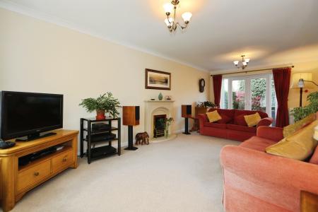 4 bedroom Detached house for sale in Oakham Grove, Ashby-De-La-Zouch, LE65