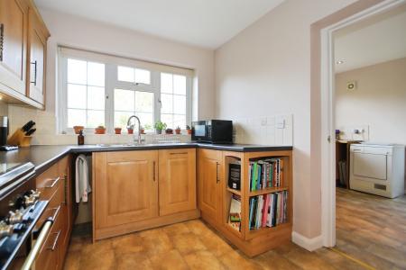 4 bedroom Detached house for sale in Oakham Grove, Ashby-De-La-Zouch, LE65